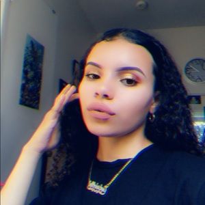 Meet your Posher, Gabriella